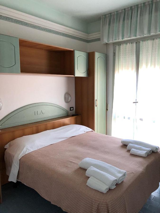 Hotel Augustus Гаттео-а-Маре Экстерьер фото